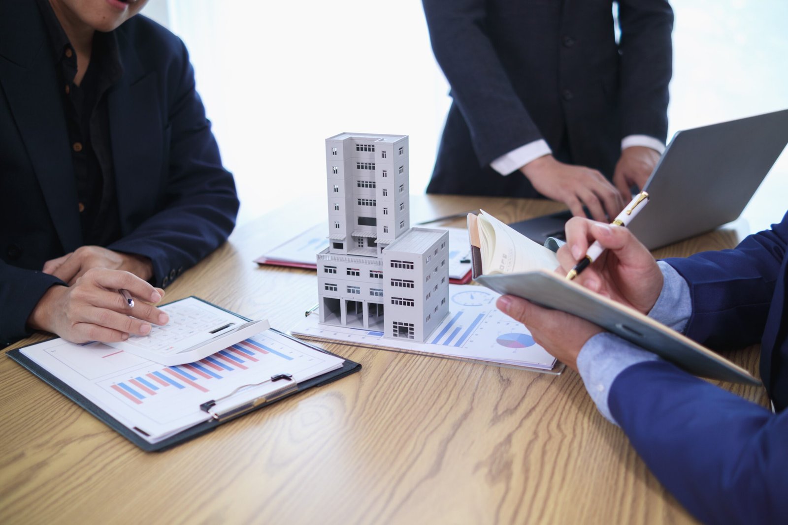 How to Choose the Right Dholera SIR Developer for Your Property Investment